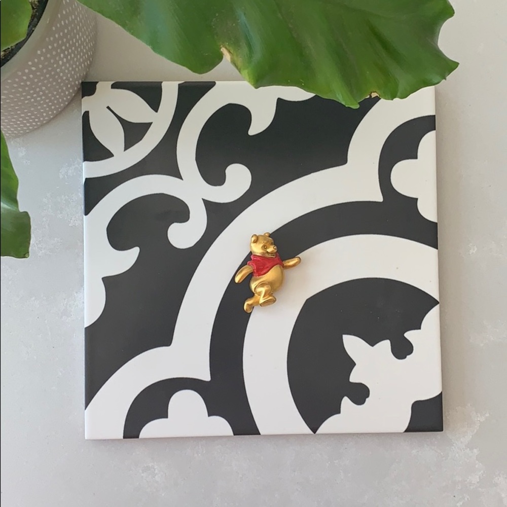 Disney Winnie the Pooh Gold pin brooch